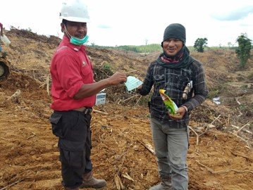 Pembagaian Masker kepada Karyawan dan Mitra kerja