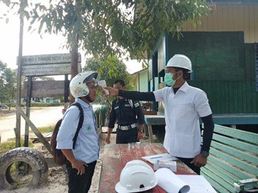 Pemeriksaan Suhu Tubuh Karyawan AHL